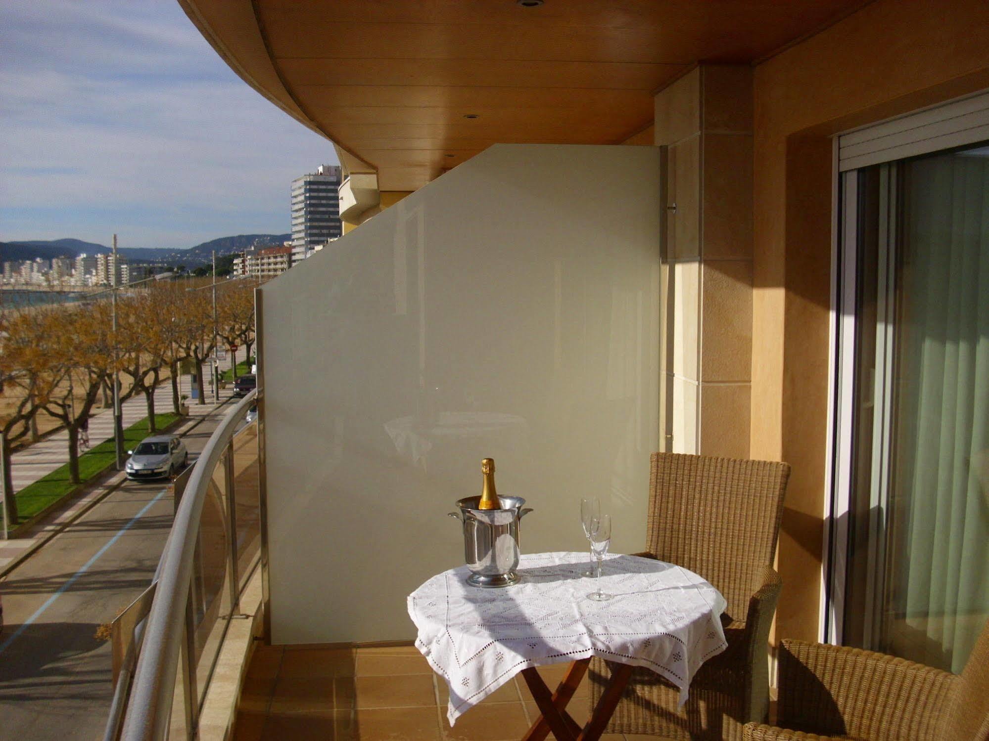 Edifici Llevant I Ponent Palamos Bagian luar foto